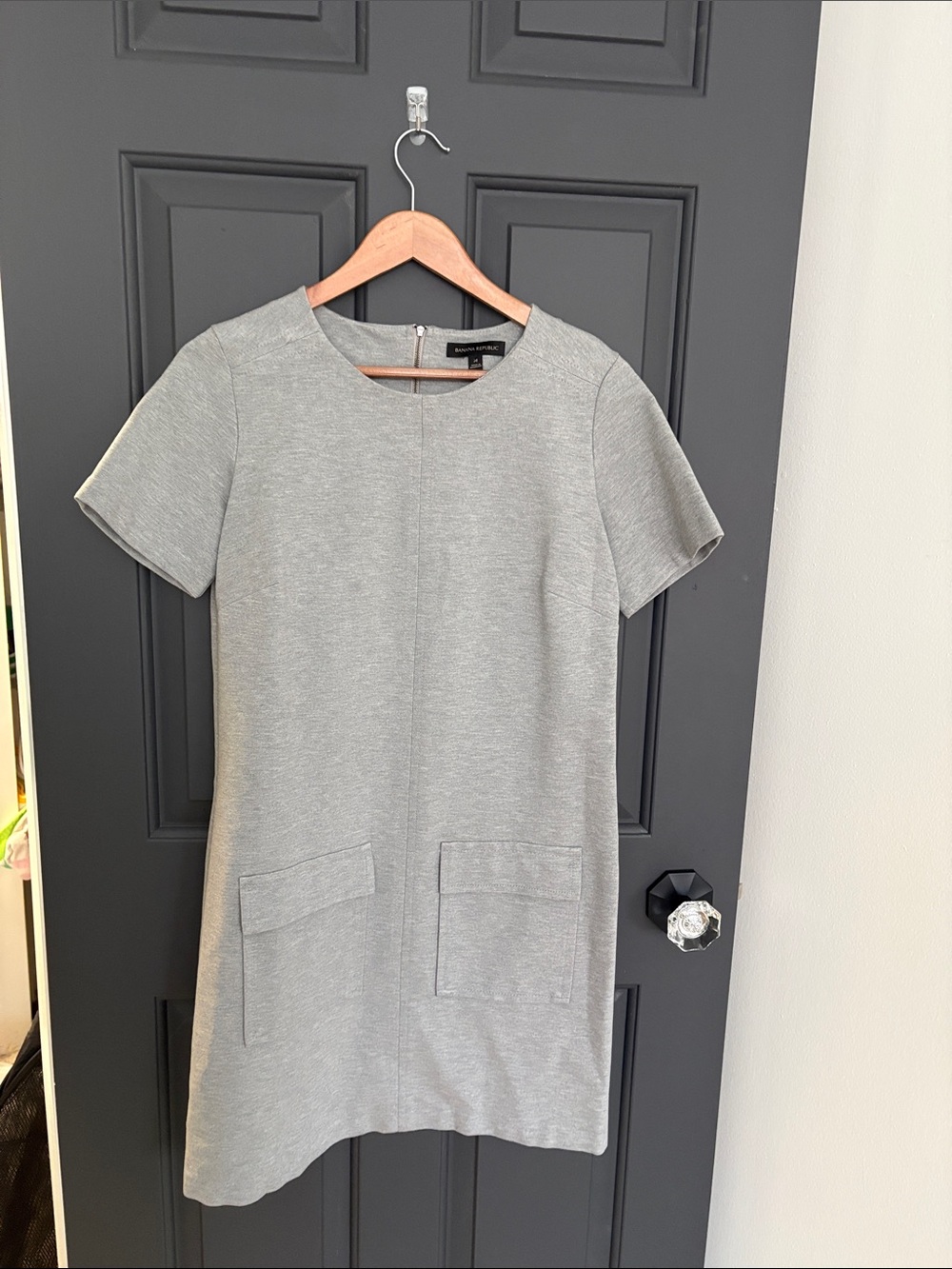 Banana Republic Short-Sleeve Shift Dress in Light Gray